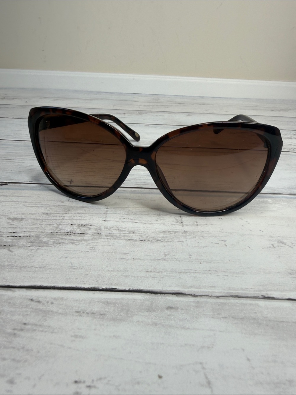 Fossil Women's Tortoiseshell Cat-Eye Sunglasses with Brown Lenses